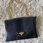 Load image into Gallery viewer, Pochette croco &quot;Fermoir Abeille&quot;
