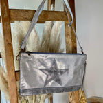 Load image into Gallery viewer, Pochette irisée argent &quot;Etoile&quot;
